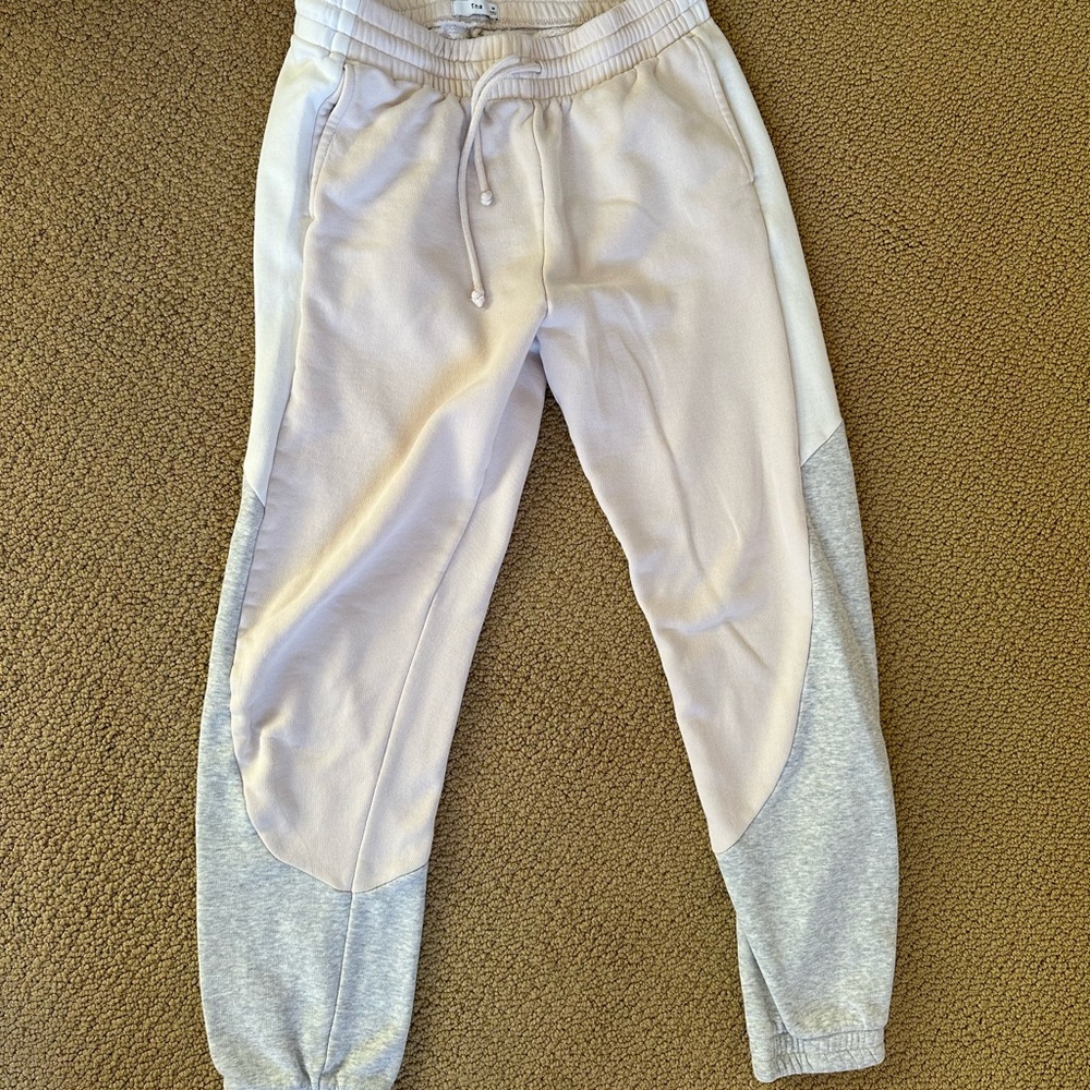 Aritzia TNA sweats size medium